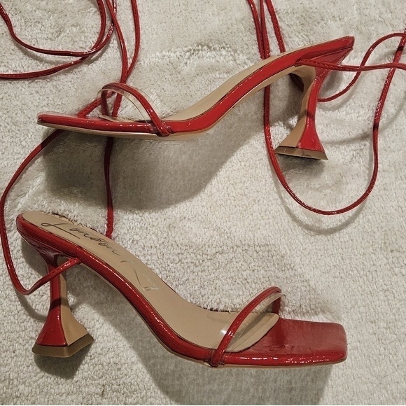Chic Red Strappy Heels - Picture 4 of 8